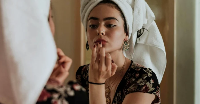 Ce îmbătrânește o femeie mai mult decât ridurile.