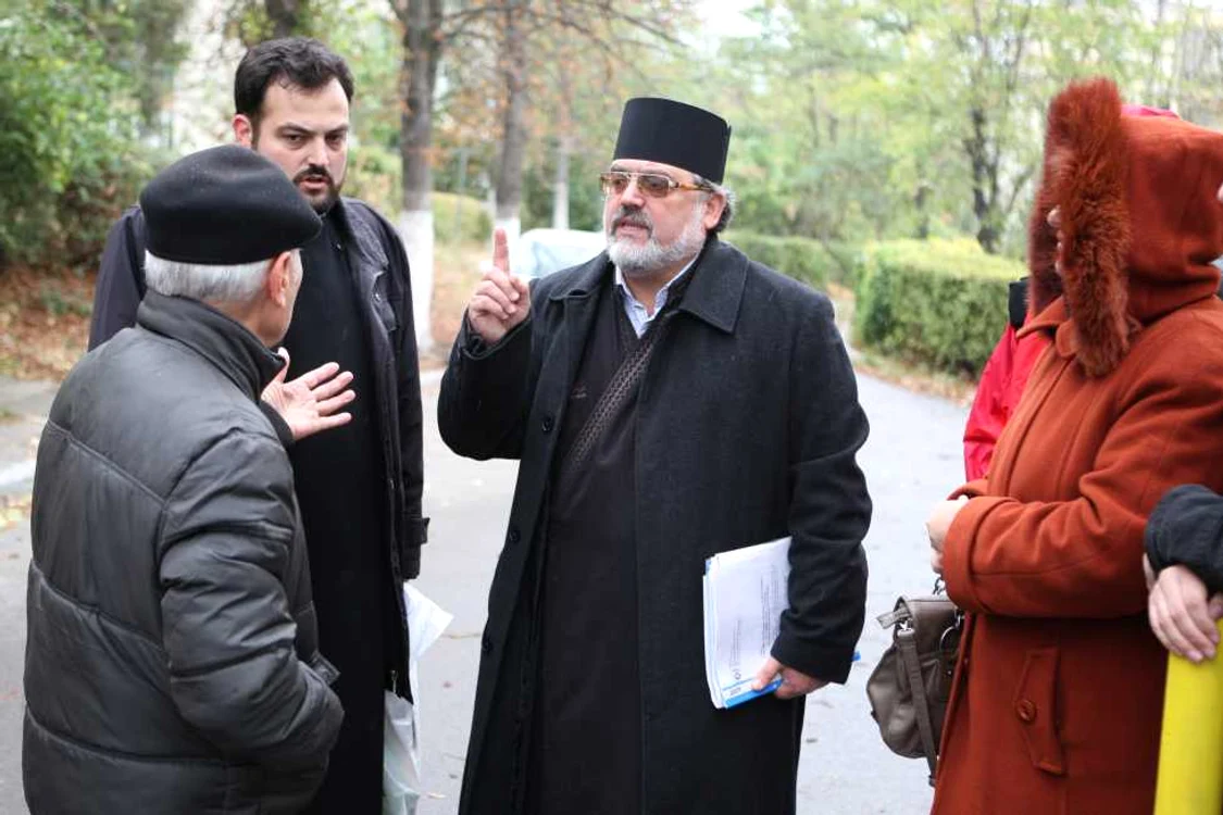 Preotul Pricop îi acuză pe enoriaşi că sunt atei 