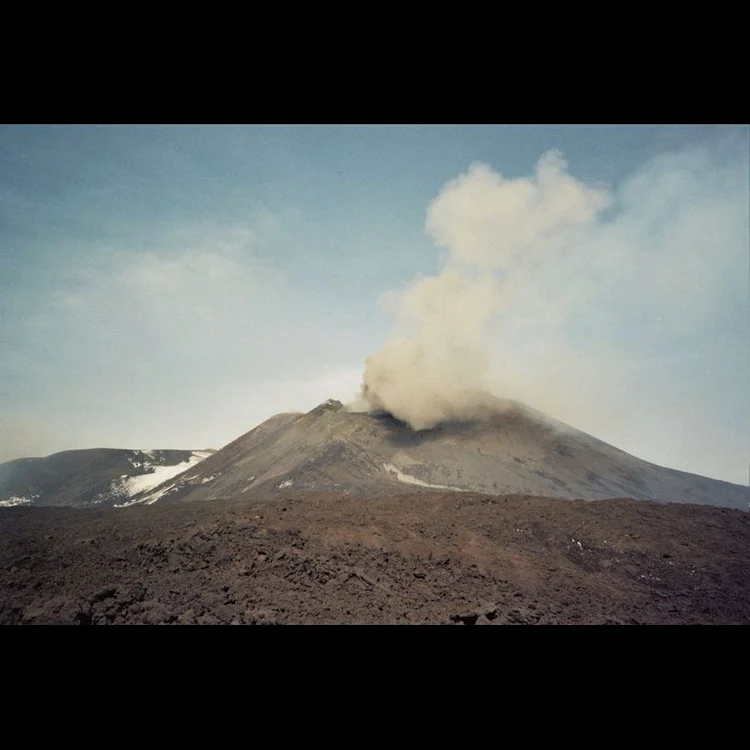 Vulcan, mamă, ființă vie (o poveste despre Etna) jpeg