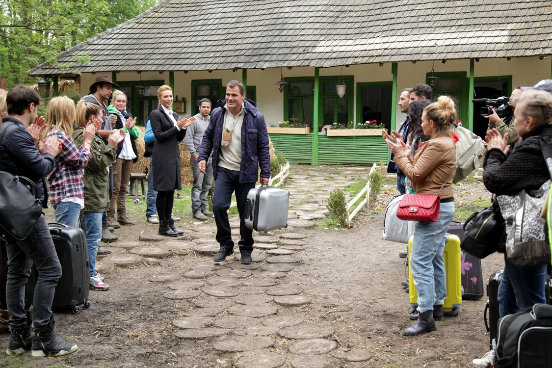 16 vedete au acceptat să intre în proiectul "Ferma Vedetelor" de la Pro Tv