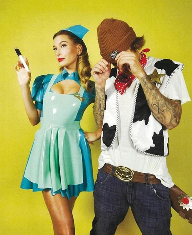 Hailey, de 23 de ani, a fost asistenta medicală  din ”Ratched”, iar Justin Bieber, de 26 de ani,  a fost cowboy, doar în blugi şi tricou