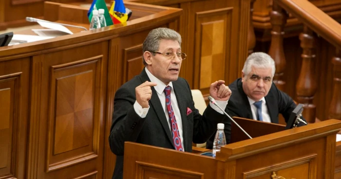 Mihai Ghimpu, la tribuna Parlamentului Republicii Moldova. FOTO Adevărul