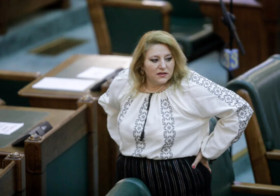 
    Diana Șoșoacă în prima zi de senator Foto: Inquam  