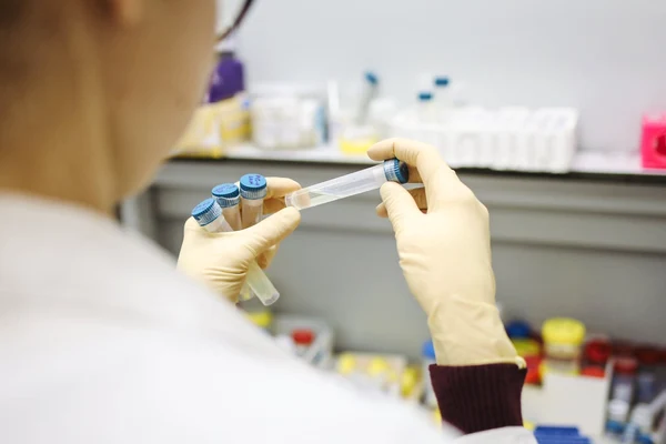 Rusia estimează că va produce un vaccin împotriva COVID-19 până la sfârșitul anului