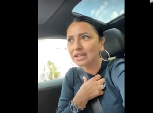 Patroana unui hotel din Mamaia, atacată cu ouă în trafic Foto: Captură Video
