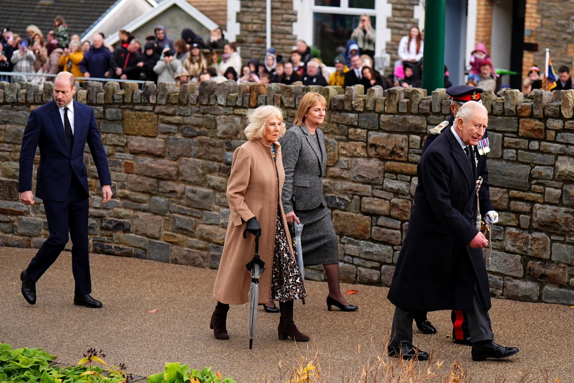 Charles, William, Camilla au comemorat dezastrul de la Aberfan, Profimedia (1) jpg