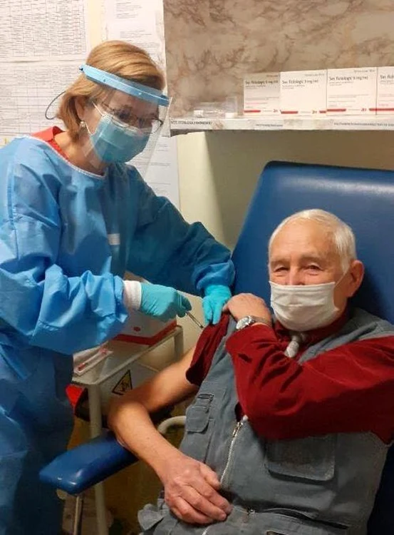 Domnul Husariu a primit acum vaccinul anti-COVID-19