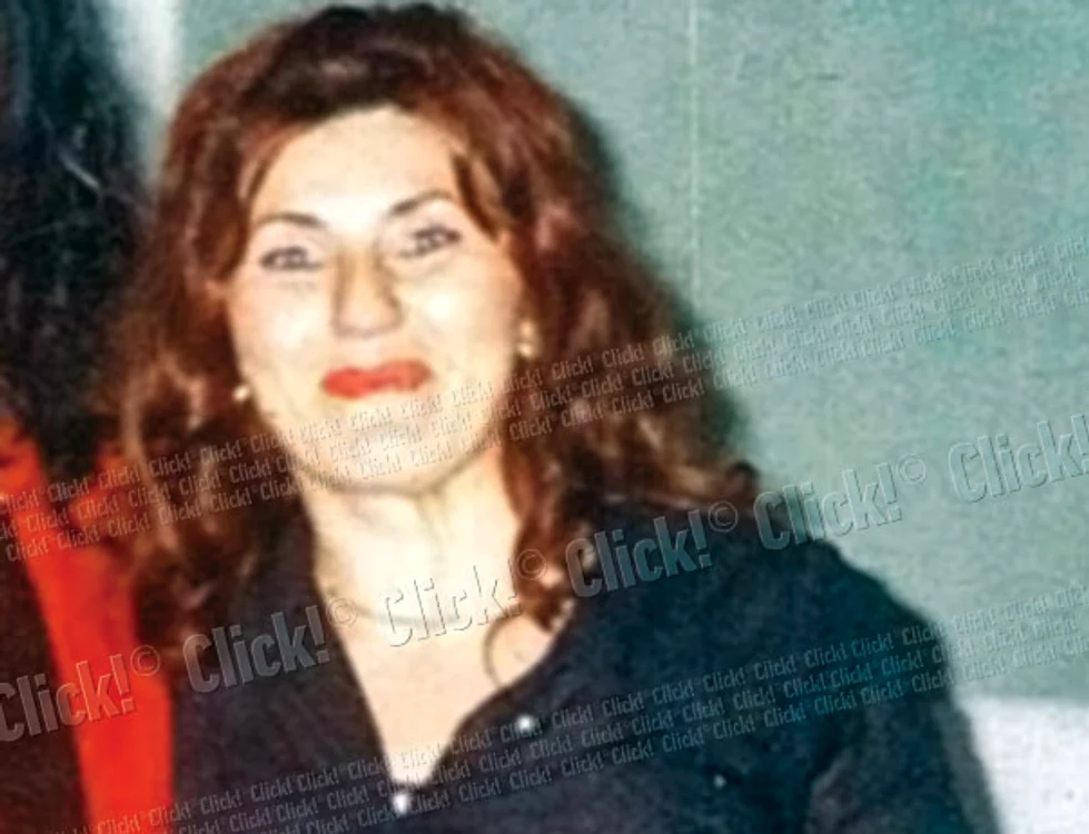 
    Acuzat că  i-a furat bunurile Elodiei  