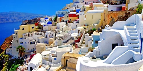 Străzile din Santorini Grecia Foto lifethinktravel com