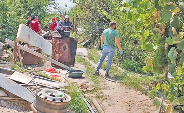 Cercetările continuă la casa  monstrului din Caracal