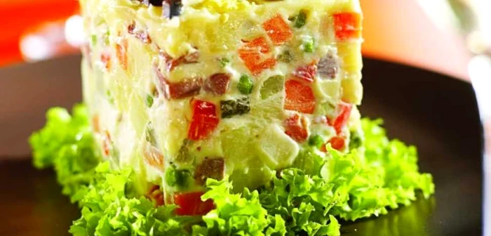 Salata de boeuf, un preparat nelipsit de pe mesele de sărbători FOTO Shutterstock