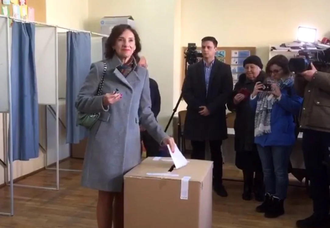 3 carmen iohannis vot mini 2 jpg jpeg