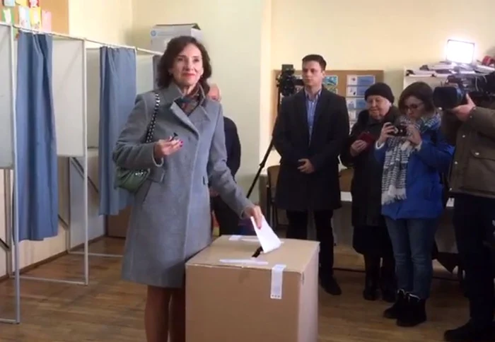 3 carmen iohannis vot mini 2 jpg jpeg