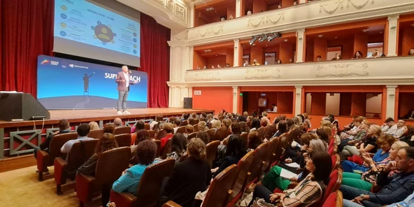 Conferinta Sart cu Impact Sursa foto SuperTeach