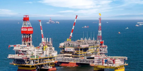 platforma petrolieră Filanovski a Lukoil FOTO X / Tim White @TWMCLtd