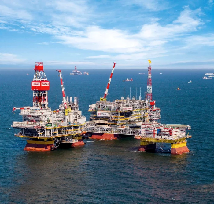 Atac cu drone asupra unei platforme Lukoil din Marea Caspică, anunțat de Kiev