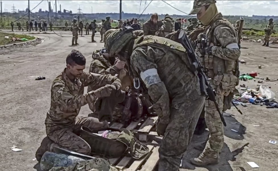Ne temem de ruși. Și mai departe de vorbe, ce facem? Ne pregătim de „războiul întregului popor”?