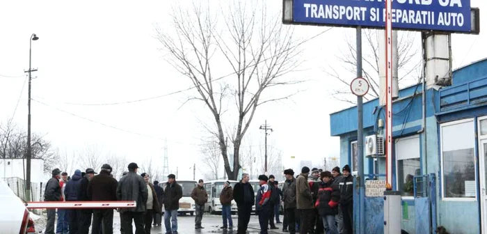 Liderii de sindicat şi angajaţii care au participat la ultima grevă "spontană" trebuie să plătească daunele produse societăţii 