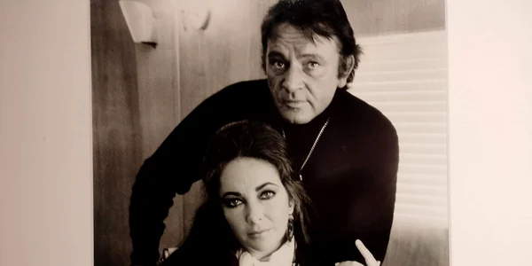 Elizabeth Taylor si Richard Burton jpg