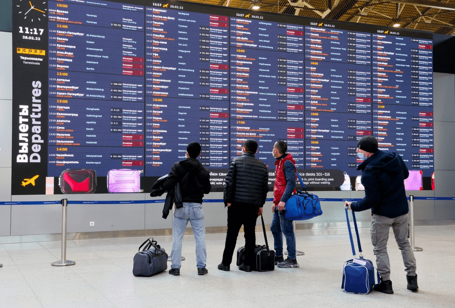 Companiile aeriene rusești nu mai vând bilete bărbaților între 18 și 65 de ani