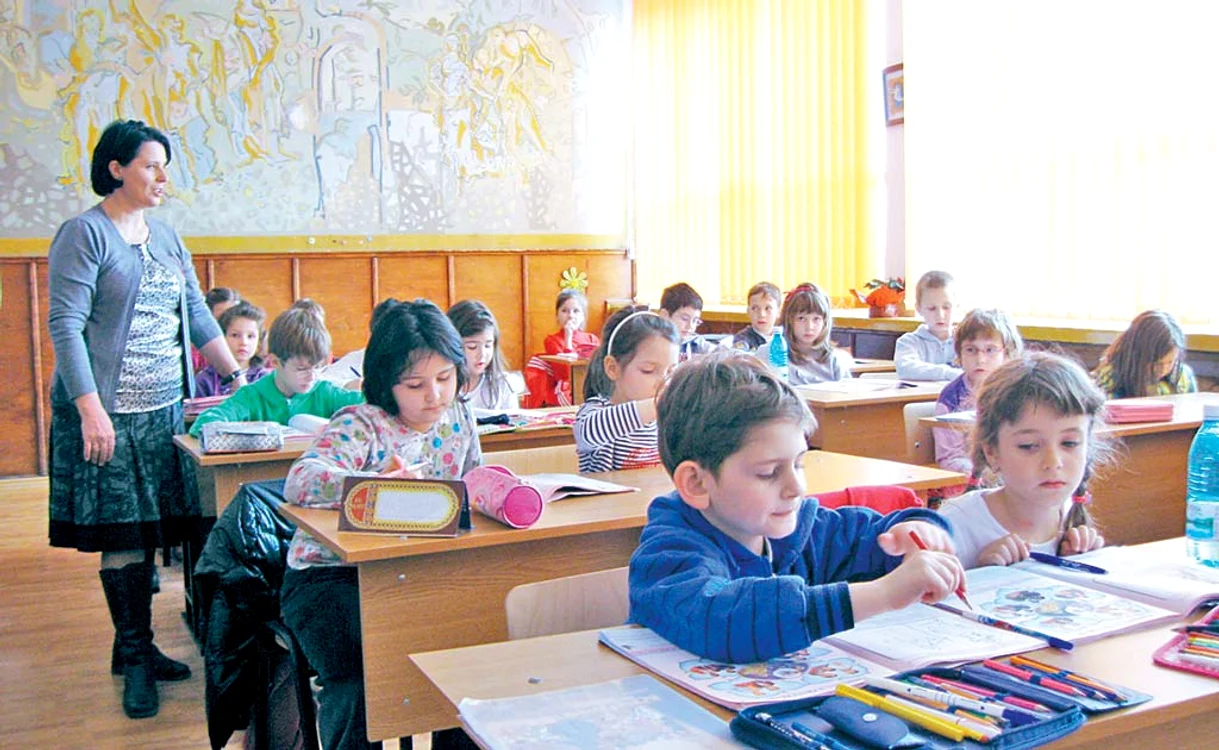 Specialiştii vă recomandă să mergeţi împreună cu copiii atunci când le cumpăraţi rechizitele