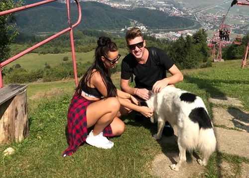 Arsenie alături de colegii de la festival şi iubita sa Foto:Arhivă personală