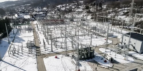 statie electrica transelectrica iarna  foto transelectrica jpg