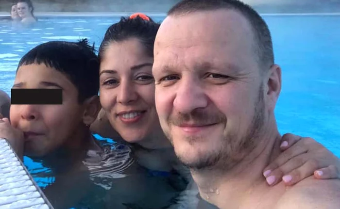 
    Diana Simion şi Răzvan Biţă au plecat la munte ca o familie  