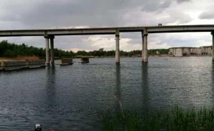 Trupul tinerei a fost scos din râul Argeş de pompieri FOTO ISU Călăraşi