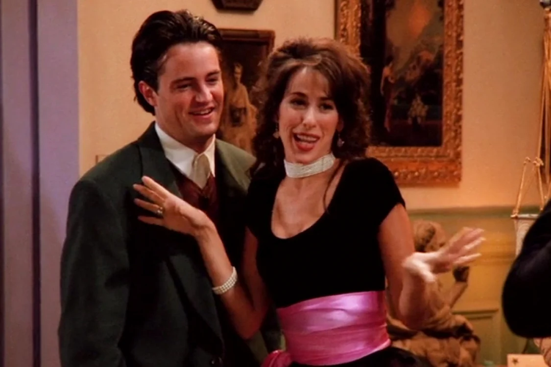 Chandler şi Janice, adică Matthew Perry şi Maggie Wheeler, acum 20 de ani.