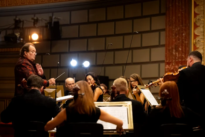 Orchestra din Republica Moldova, cu Cristian Florea la pupitru. Fotografie de Andrei Gîndac