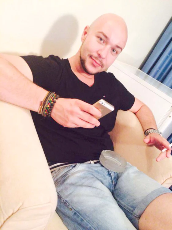 
    Sorana pare să fi regăsit fericirea în brațele chitaristului Mihai AronFoto: arhivă personală  