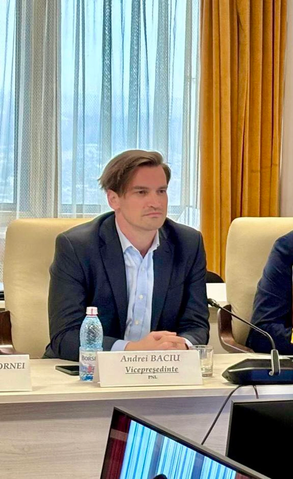 Deputatul Andrei Baciu îl acuză pe Robert Negoiță că a lipsit de la ședința despre drumurile construite peste magistralele de gaz