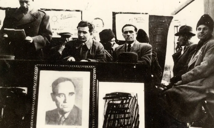 Nicolae Ceauşescu la un miting electoral, în 1946 (© „Fototeca online a comunismului românesc”, cota: 1/1946)