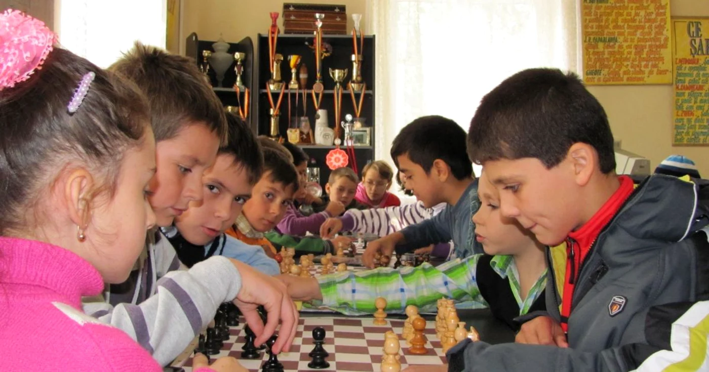 Botoşani: Cursuri de şah la Palatul Copiilor