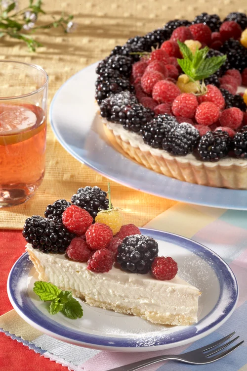 
    Tartă cu brânză și fulgi de cocos    