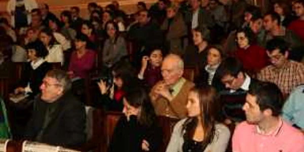 Zeci de persoane au participat la conferinţă  Foto Arhivă