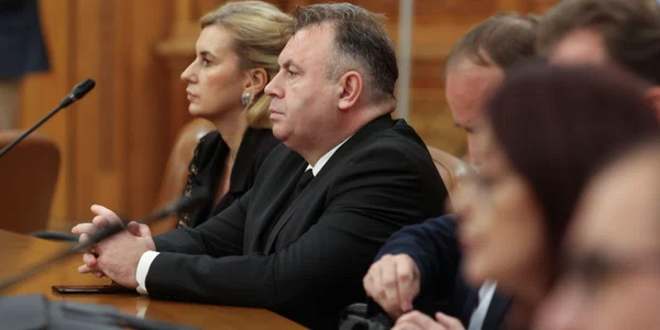 Deputatul Nelu Tătaru participă la ședința comisiei Juridice din Camera Deputaților în care se votează ridicarea imunității sale parlamentare  Foto Inquam Photos  George Calin (2) jpg