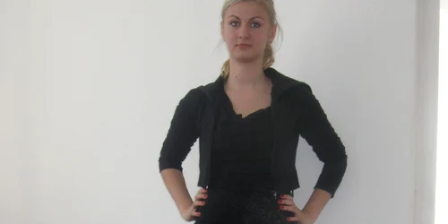 Ingrid petrece în fiecare weekend câte 3-4 ore la herghelie