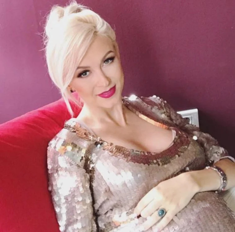 
    Andreea Bălan va aduce pe lume o fetițăFoto: Facebook  