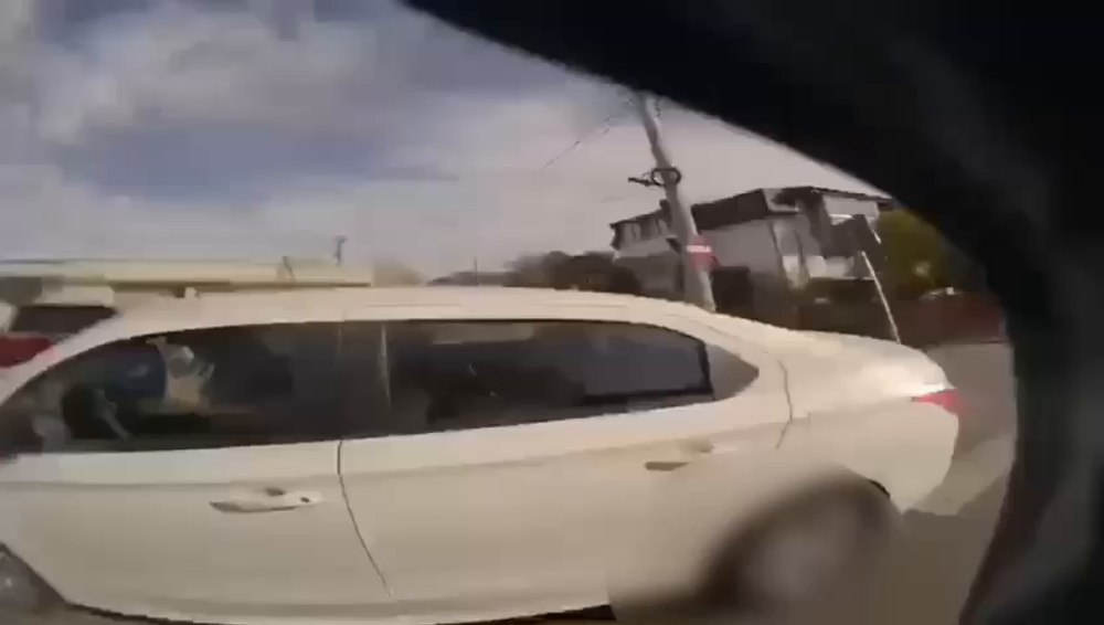 Urmărire ca în filme în București. Șofer băut, cu poliția pe urmele sale, după ce a provocat un accident VIDEO