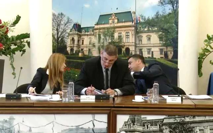 Prezidiul Consiliului Local Iaşi în care a fost respinsă propunerea unei anchete speciale la Poliţia Locală