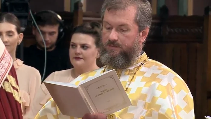 Sora fostului Principe Nicolae, Karina, se numără printre domnișoarele de onoare