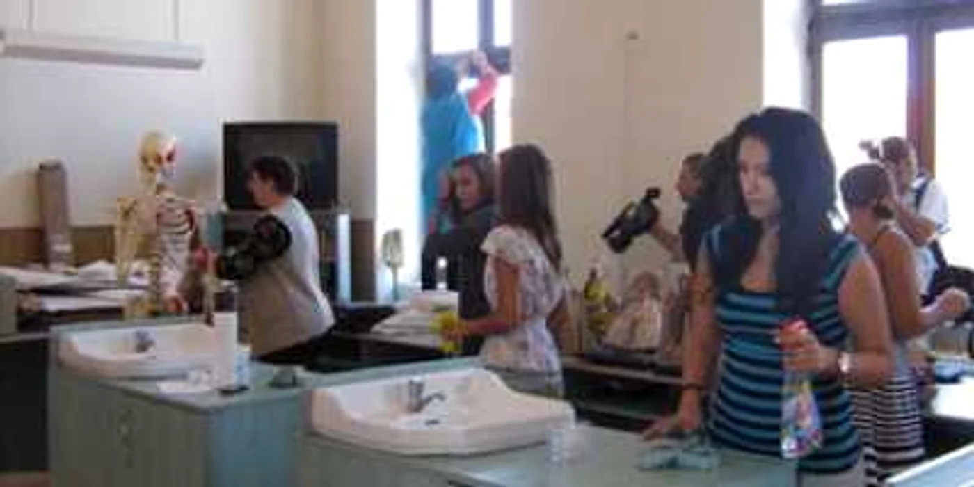 Oradea: Școlile nu pot angaja personal nedidactic