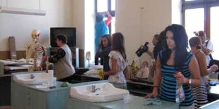 Oradea: Școlile nu pot angaja personal nedidactic