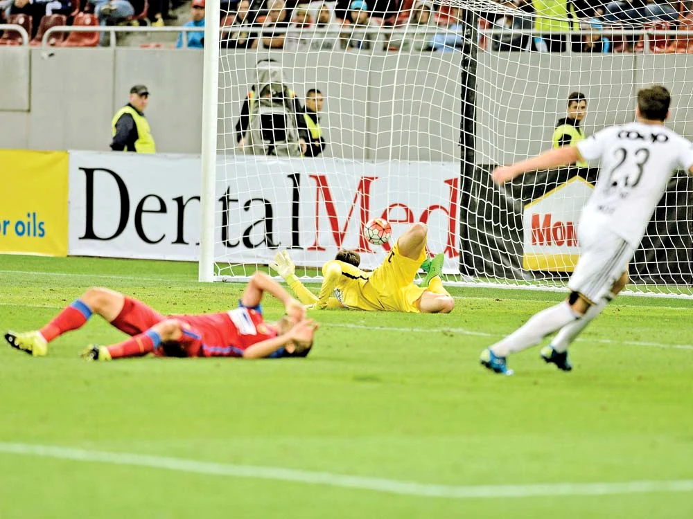 
    Steliştii au pierdut calificarea  în meciul tur, când au  fost învinşi de Rosenborg,  la Bucureşti, cu 3-0  