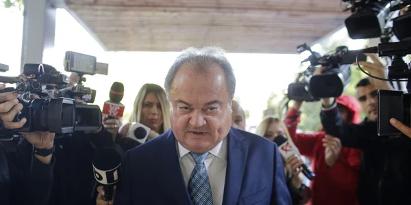 Vasile Blaga se prezintă la serviciul teritorial Ploieşti a Direcţiei Naţionale Anticorupţie FOTO Inquam Photos / Octav Ganea