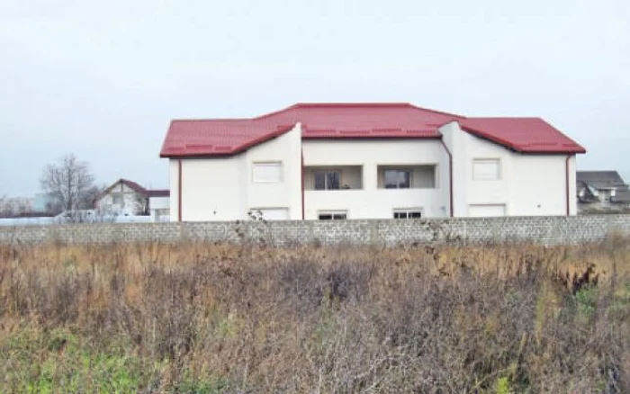 Vila lui Ivanovici din comuna 1 Decembrie, Ilfov, aflată în curs de finisare.