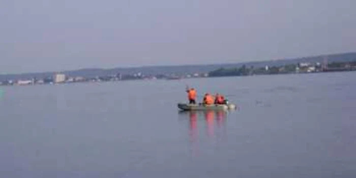 Pompierii susţin că nu pot interveni, în astfel de cazuri, decât pe timp de zi. Foto: Arhivă