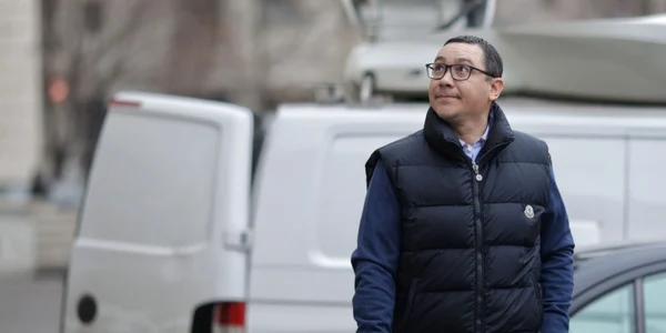 Victor Ponta Parchet casual blugi FOTO Inquam Photos Octav Ganea